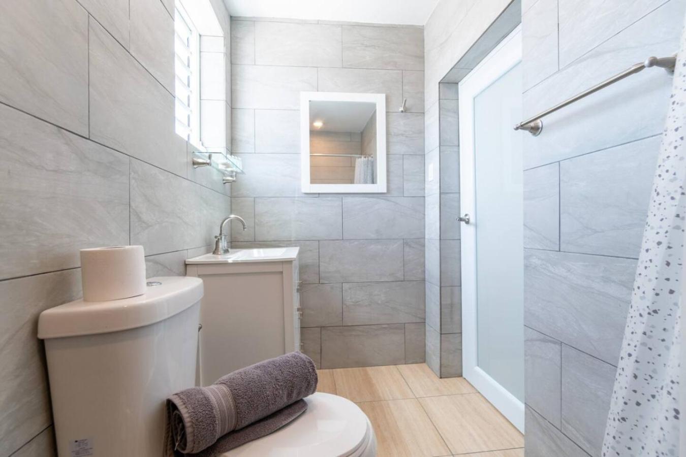 Modern 4-bedroom Penthouse In Historic Old