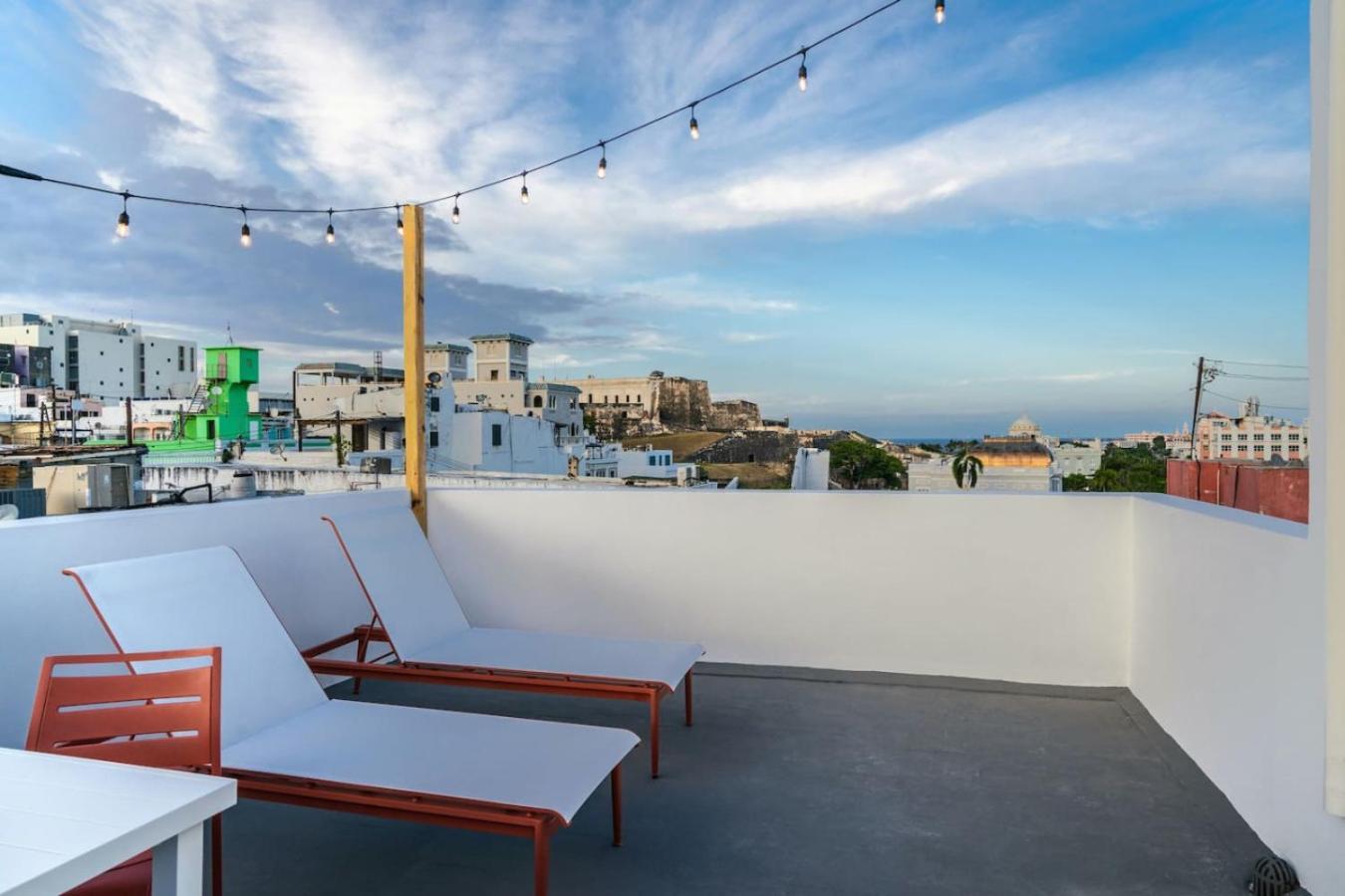 Modern 4-bedroom Penthouse In Historic Old