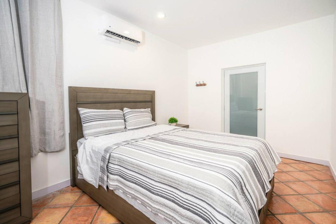 Modern 4-bedroom Penthouse In Historic Old Apartment San Juan