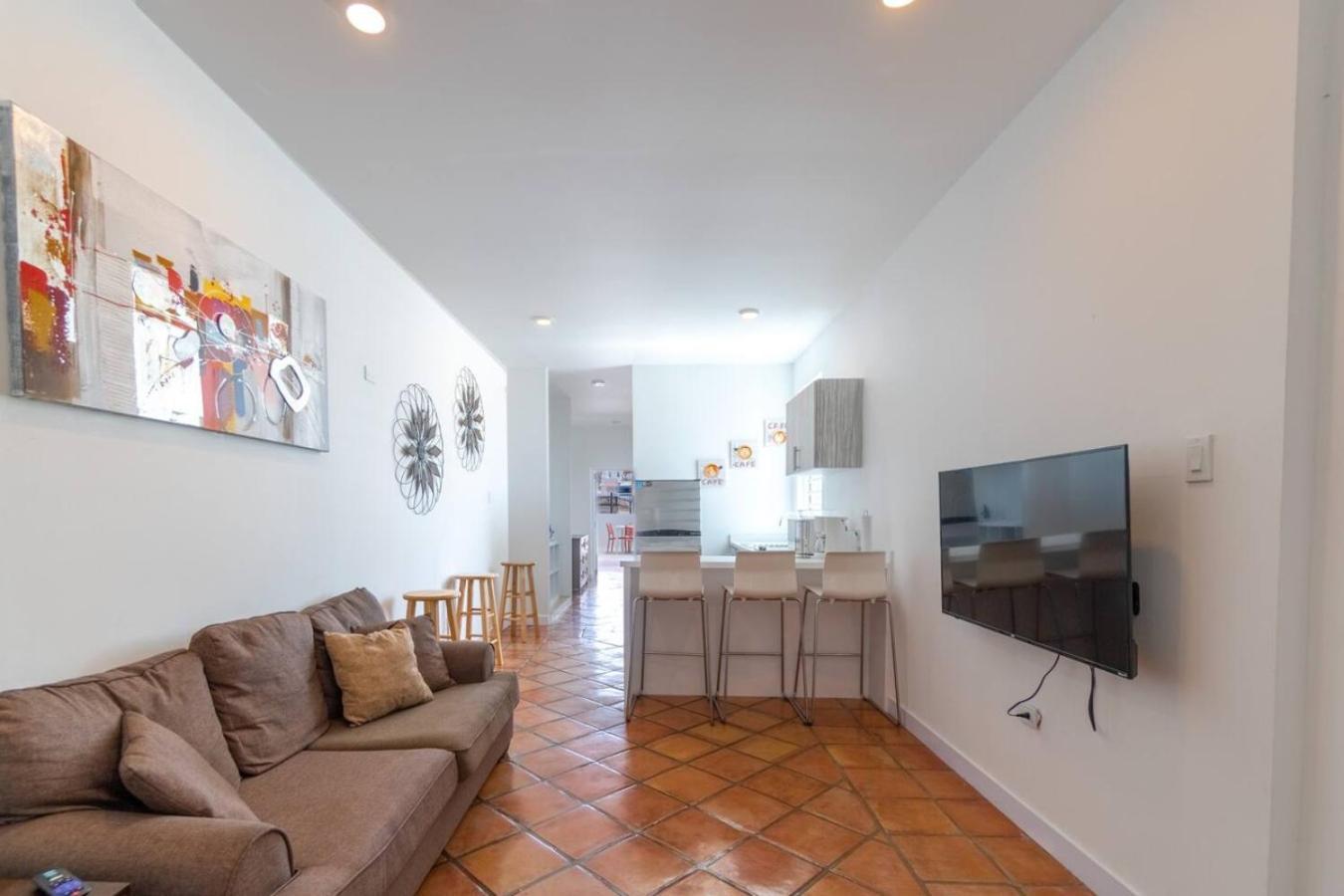 Modern 4-bedroom Penthouse In Historic Old *