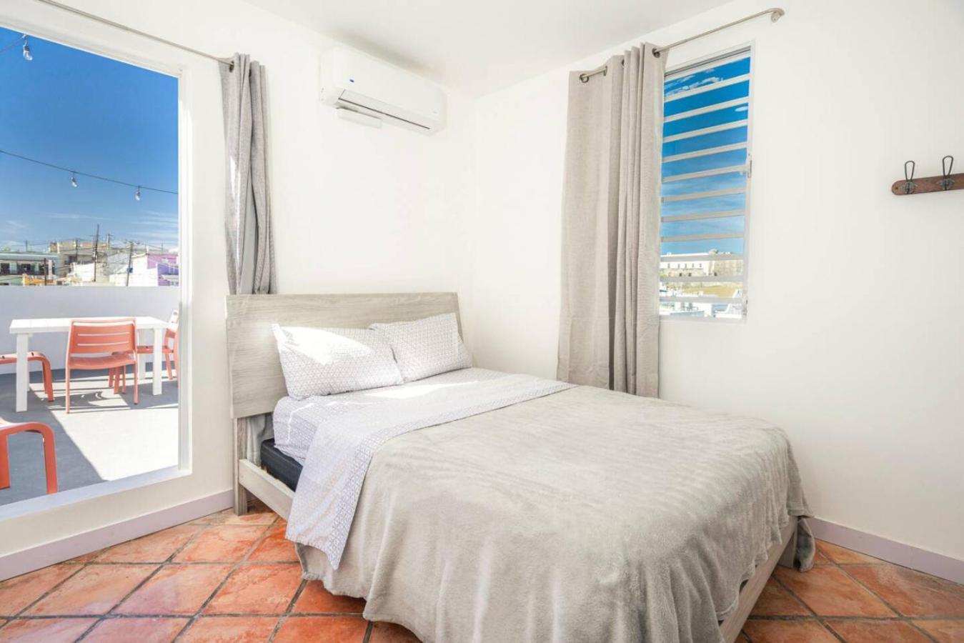 Apartment Modern 4-bedroom Penthouse In Historic Old