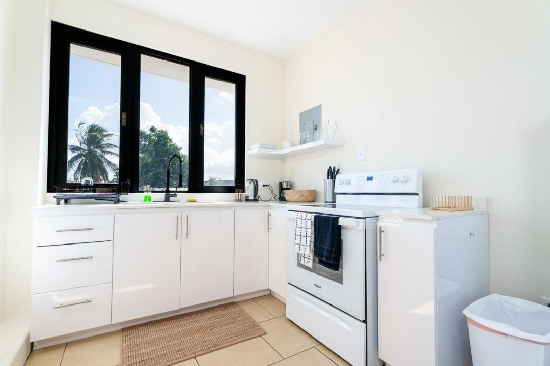 Sunny Seaside Gateway Apartment *