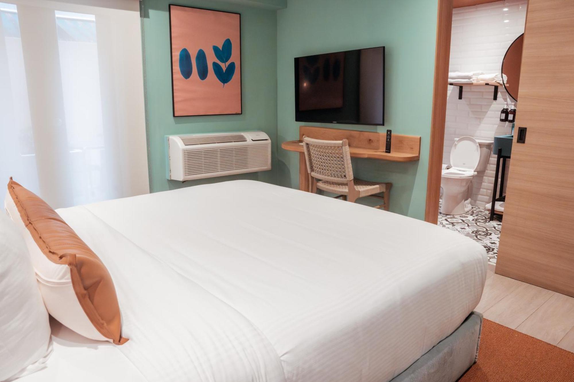Hibird- And Aparthotel 4*