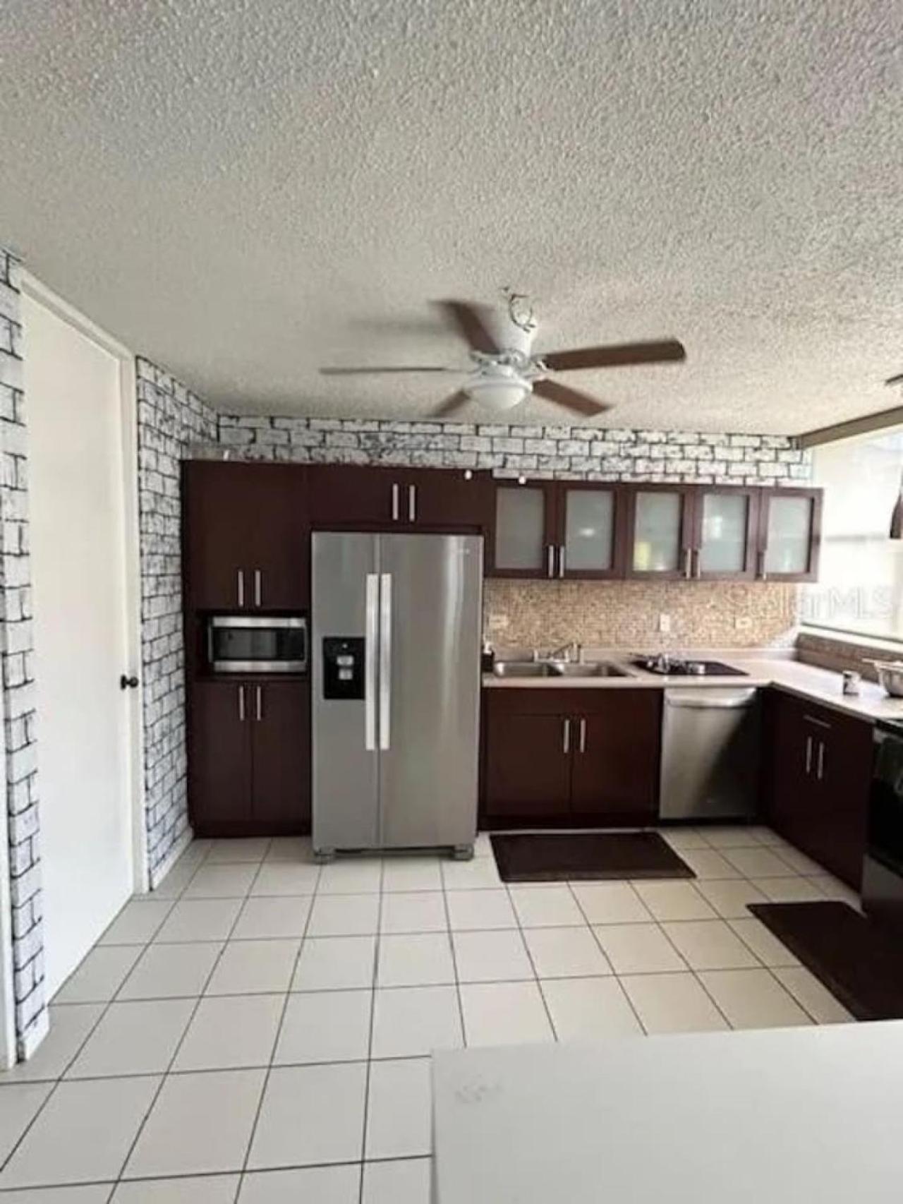 Puerto Rico Pvt In Shared Apartment