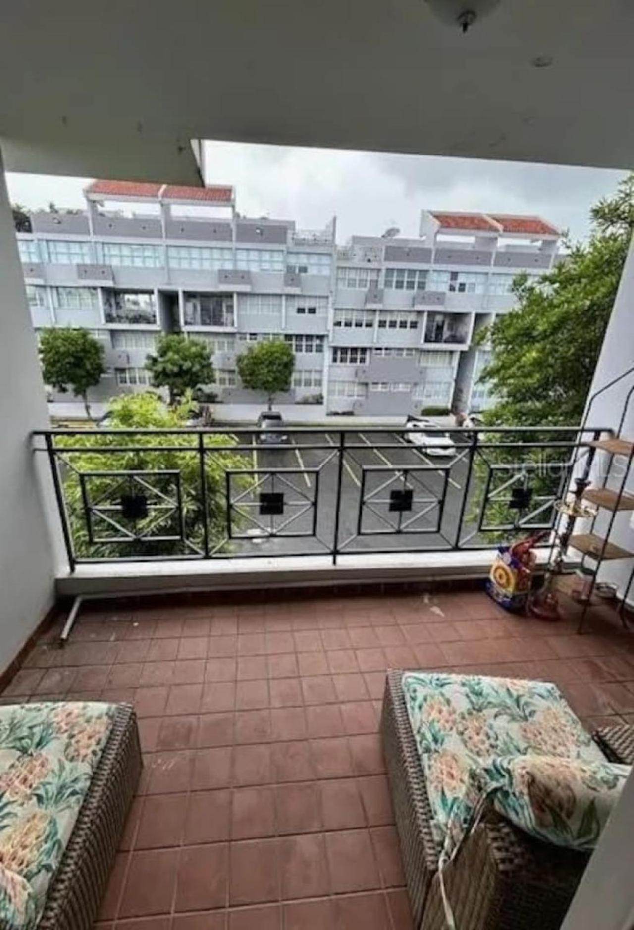Puerto Rico Pvt In Shared Apartment *