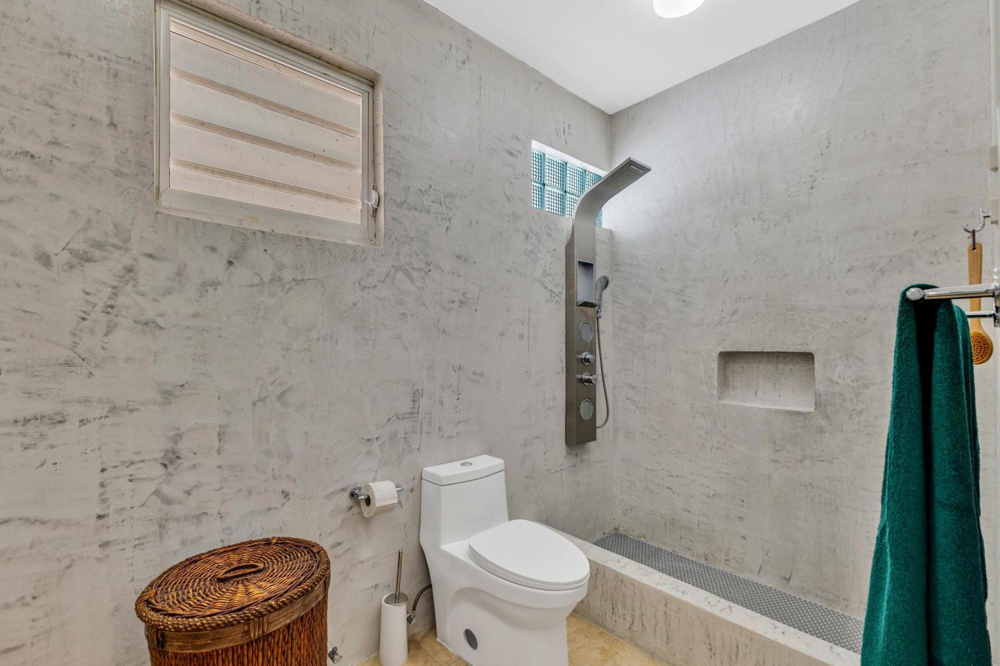 Condado 4 Bed 3 Bath Sleeps 8 Jacuzzi & Free Parking