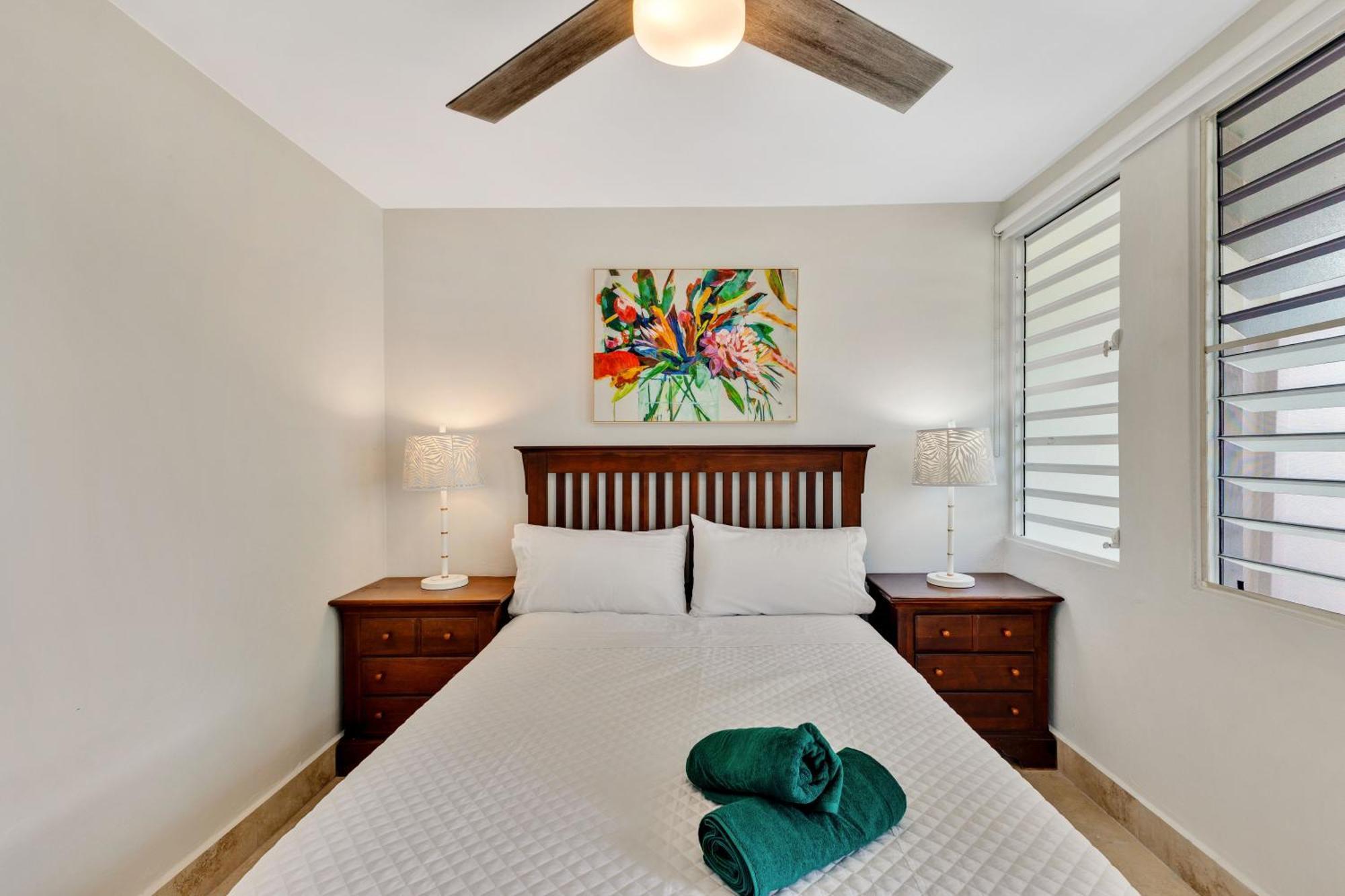 Condado 4 Bed 3 Bath Sleeps 8 Jacuzzi & Free Parking Villa San Juan