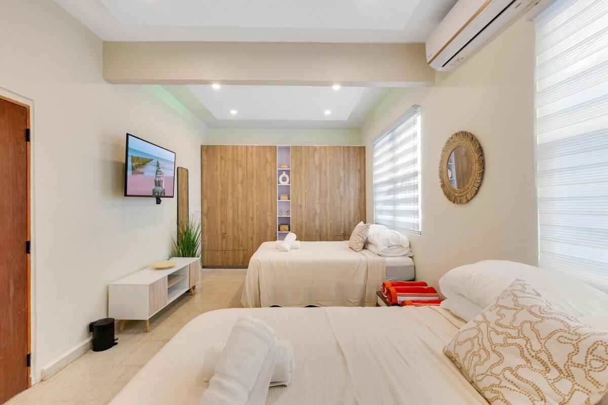 Group Vacation Steps From And Nightlife * San Juan