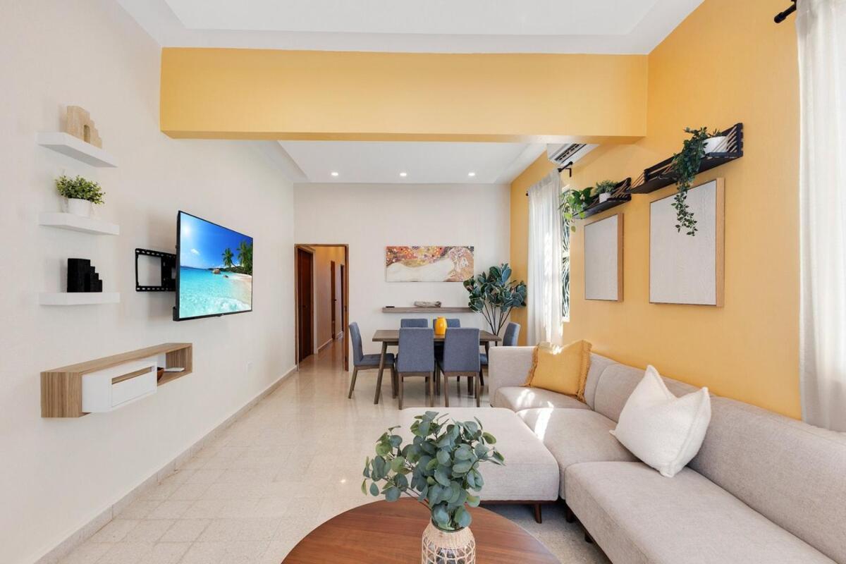 Apartment Group Vacation Steps From And Nightlife *