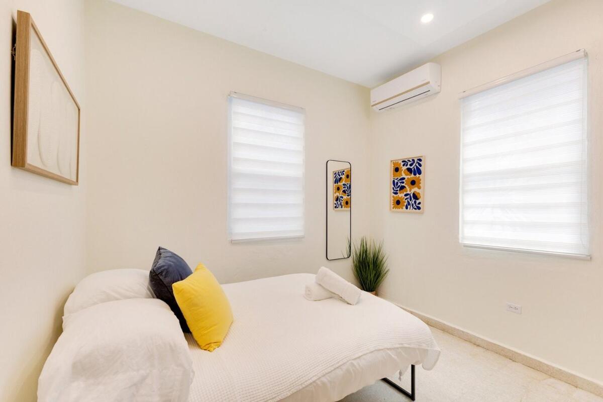 Apartment Group Vacation Steps From And Nightlife *