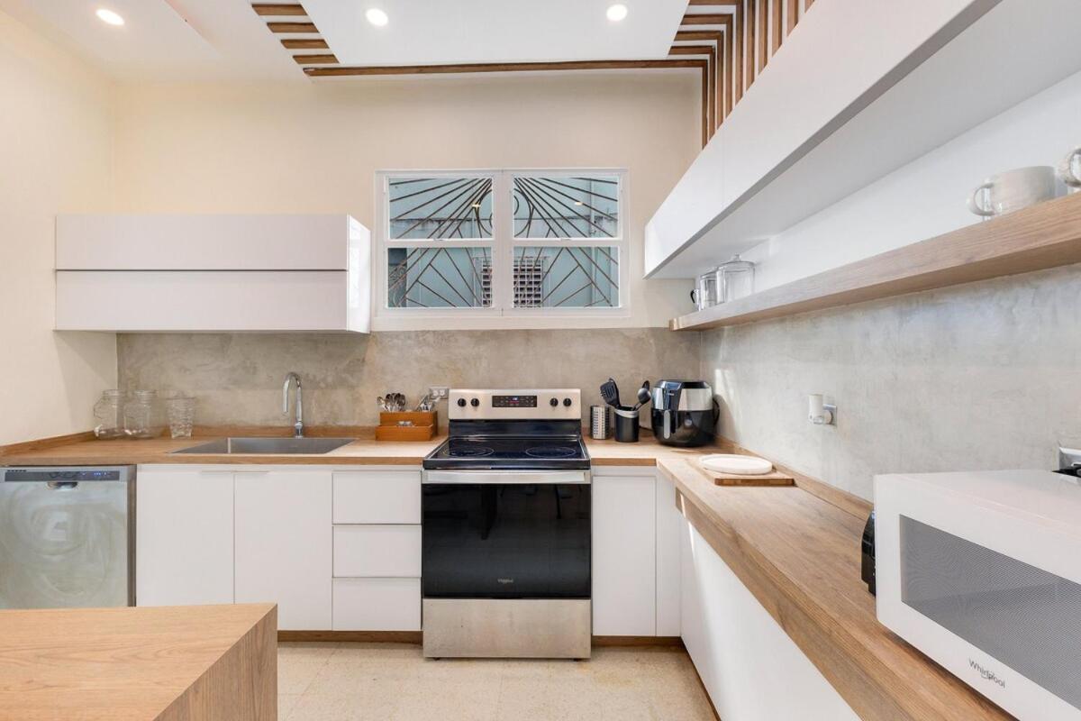 Group Vacation Steps From And Nightlife Apartment *