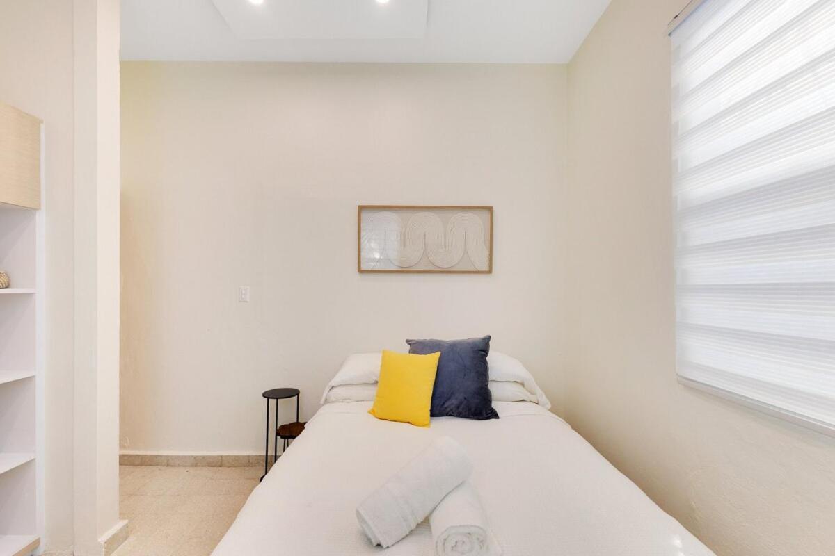 Group Vacation Steps From And Nightlife Apartment San Juan