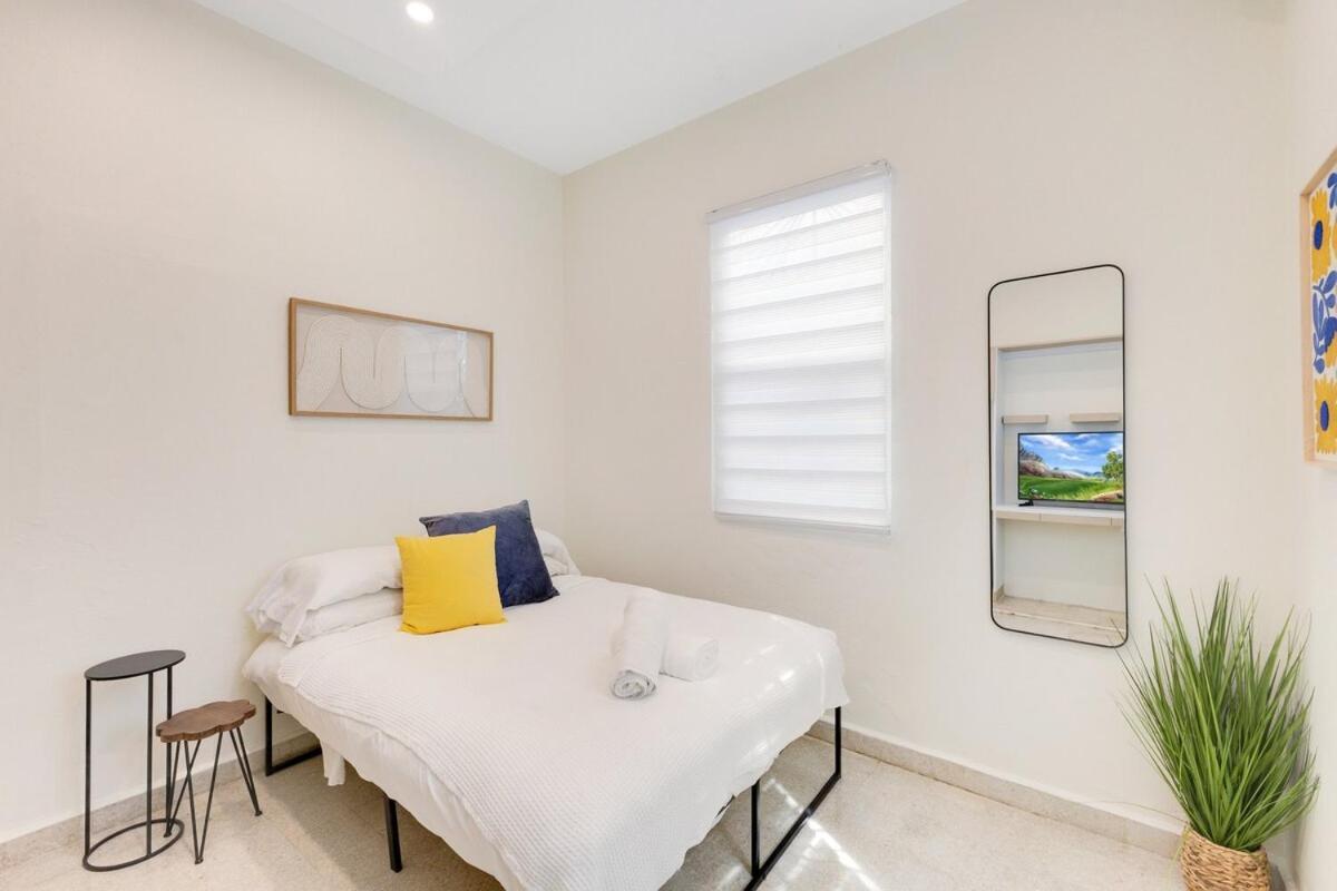 Group Vacation Steps From And Nightlife Apartment San Juan
