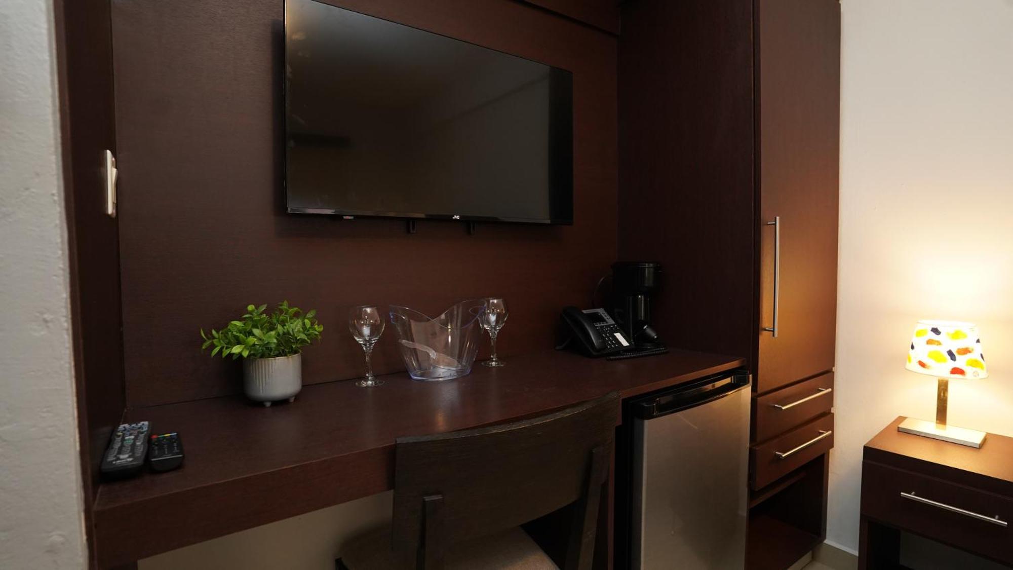 Aparthotel La Placita Hotel-suite 201