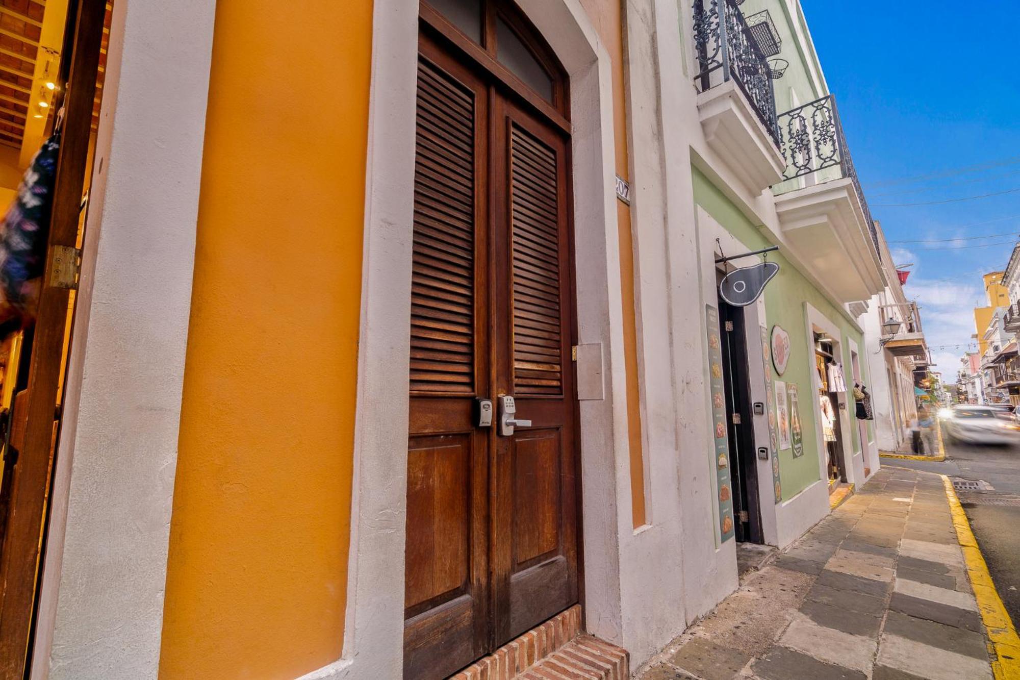 Opal Penthouse With Balcony Apartment San Juan