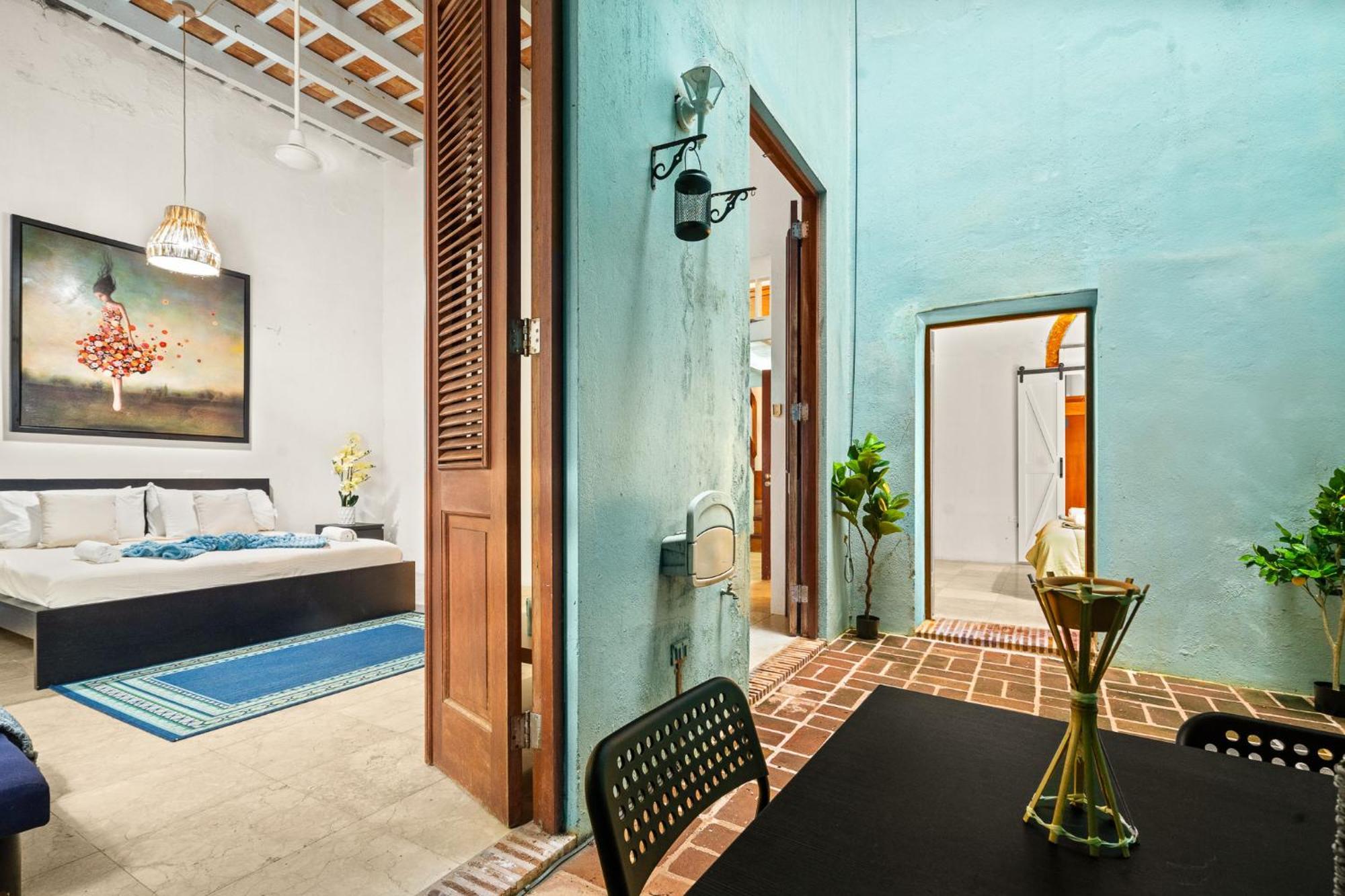 Opal Penthouse With Balcony Apartment *