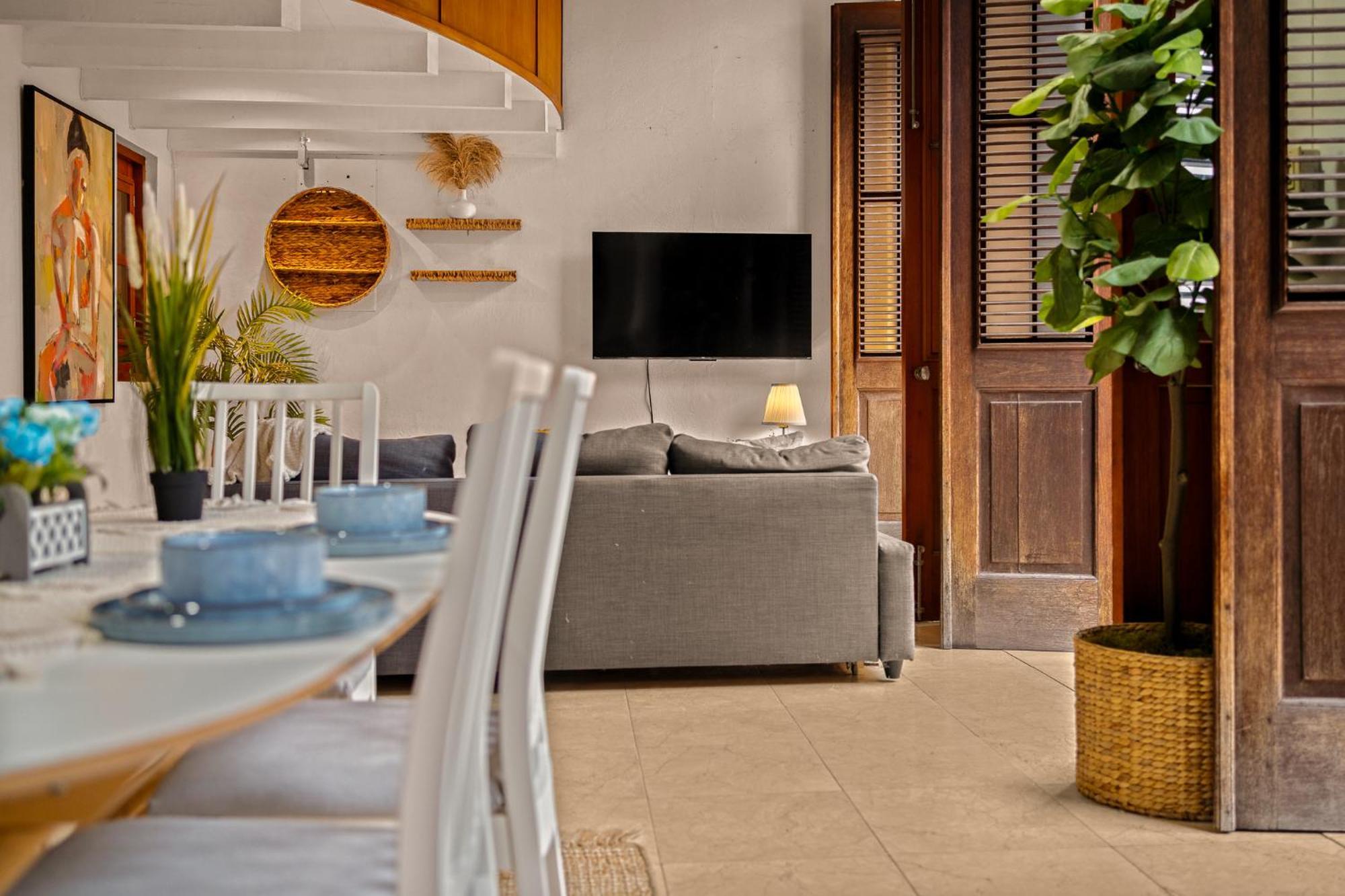 Opal Penthouse With Balcony