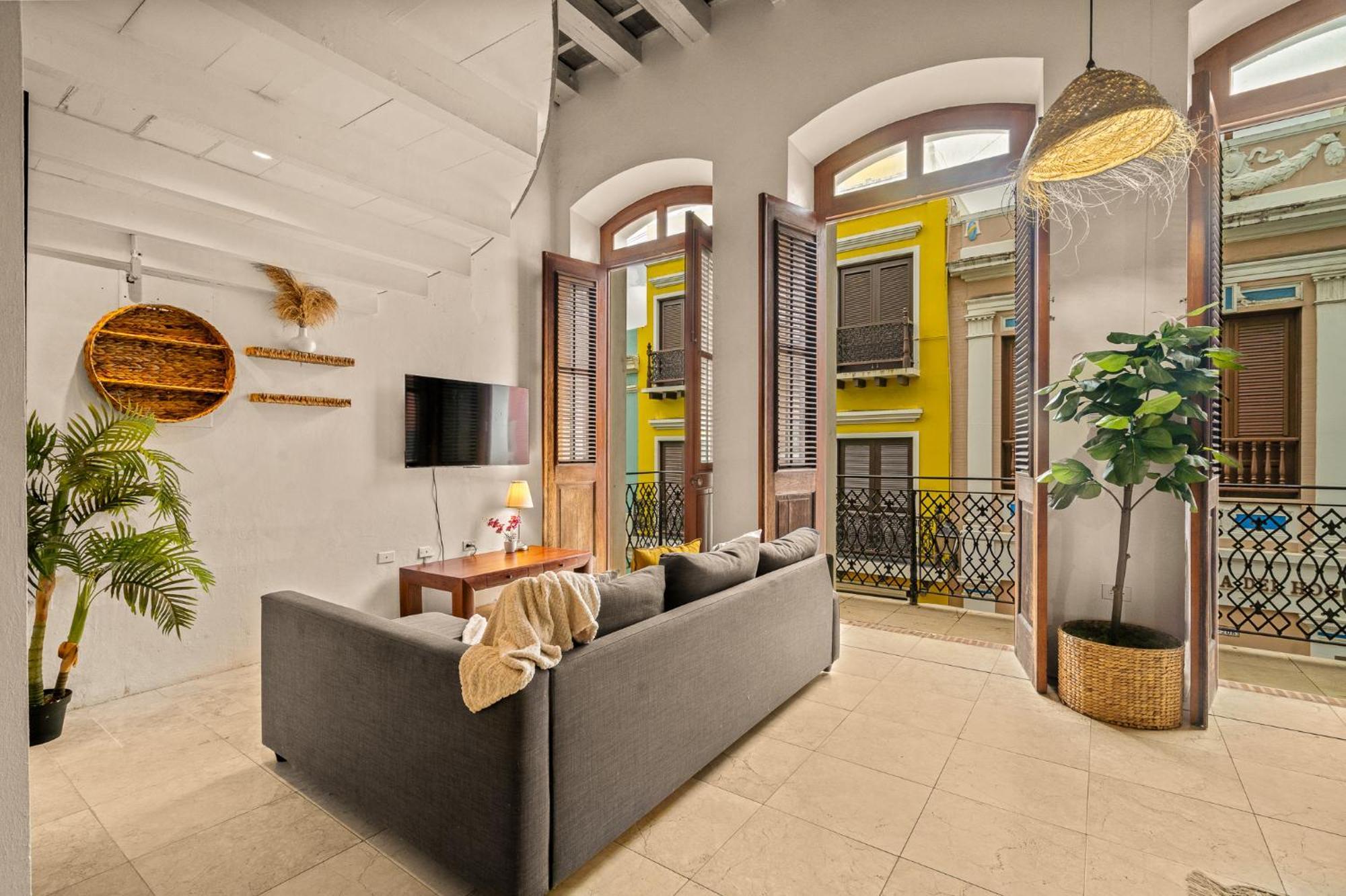 Opal Penthouse With Balcony Apartment San Juan