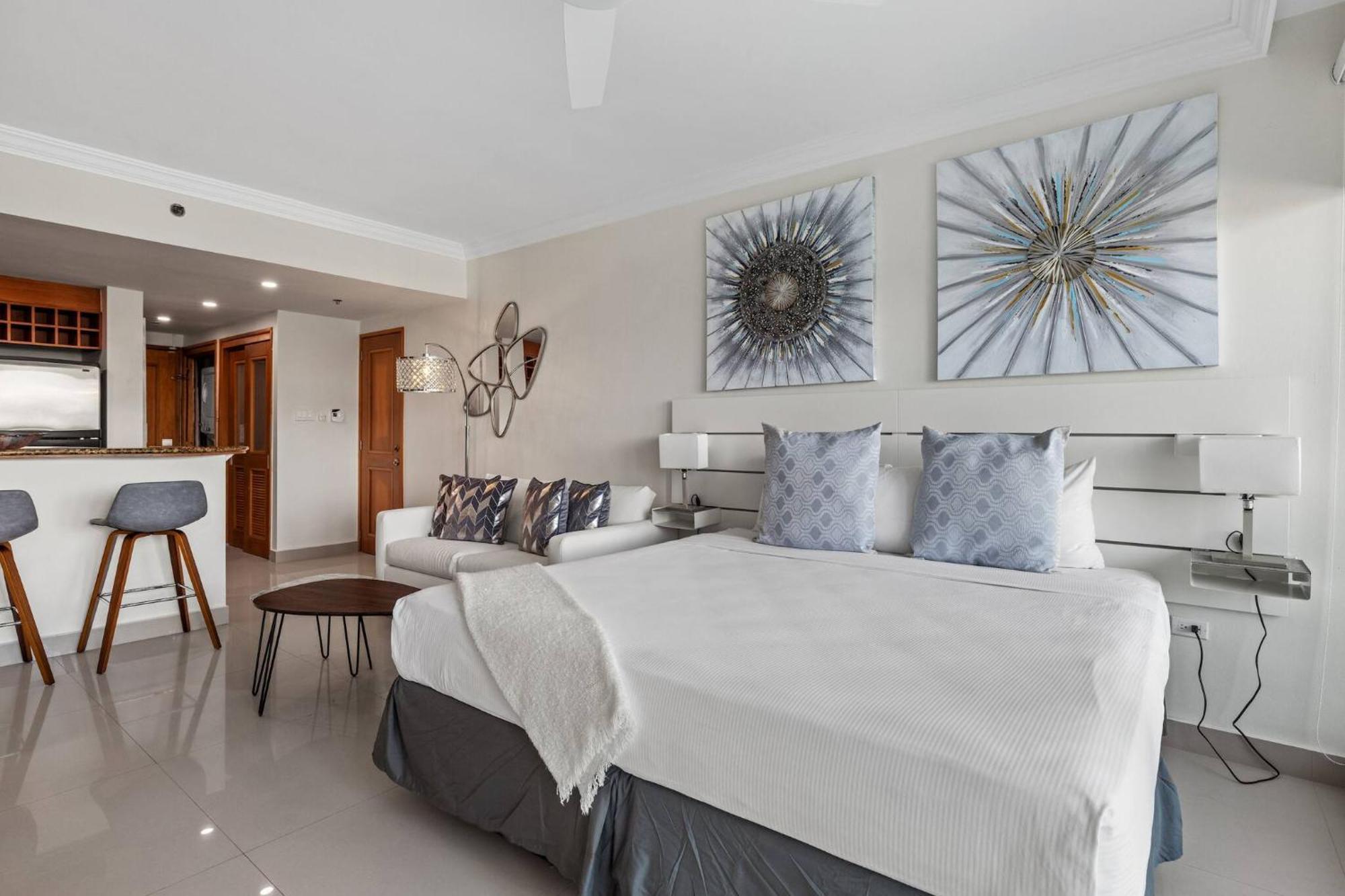 Sunrise View | Balcony & Pool Access Apartment San Juan