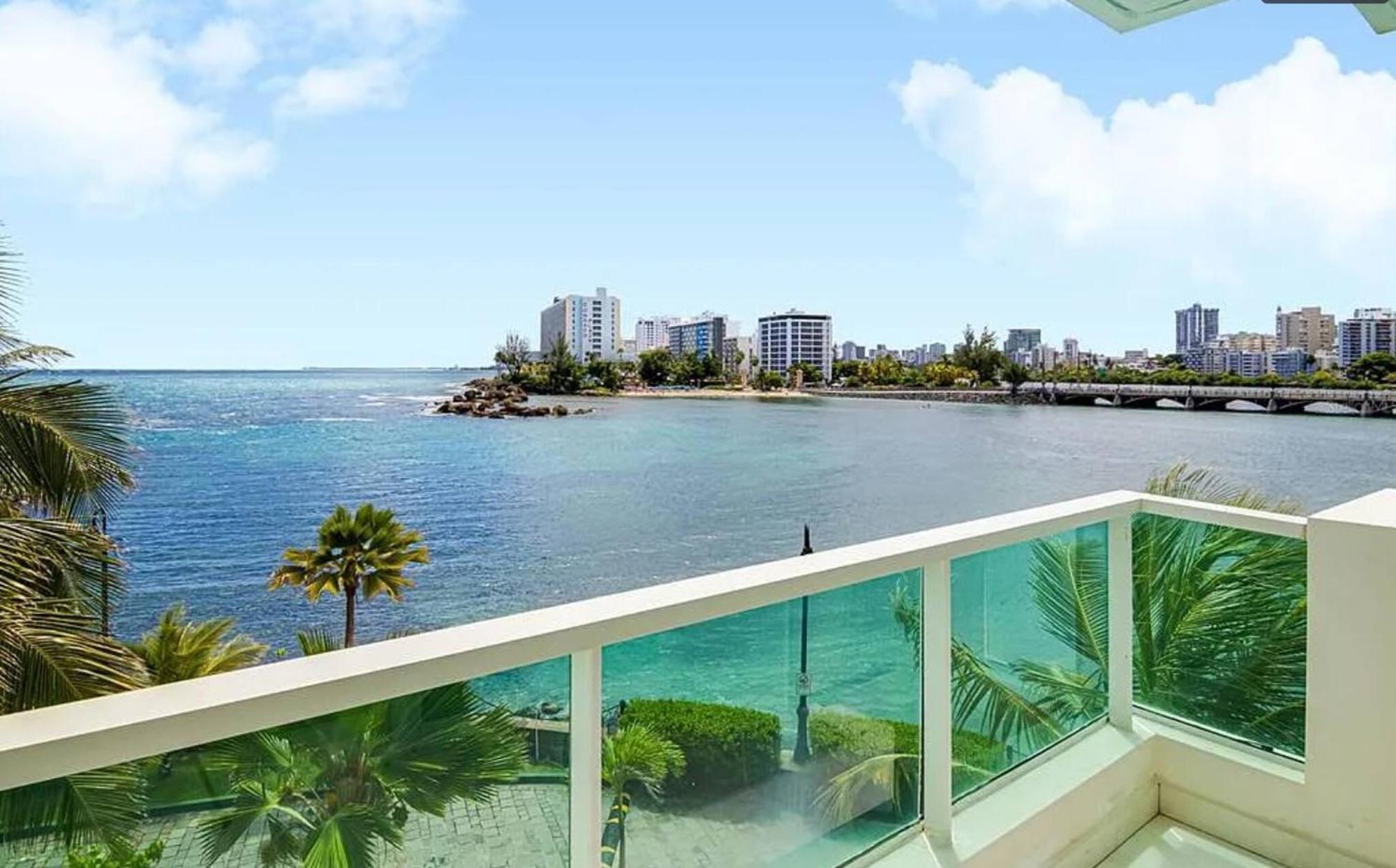 Oceanview Sub Penthouse, Walk To & Pool San Juan
