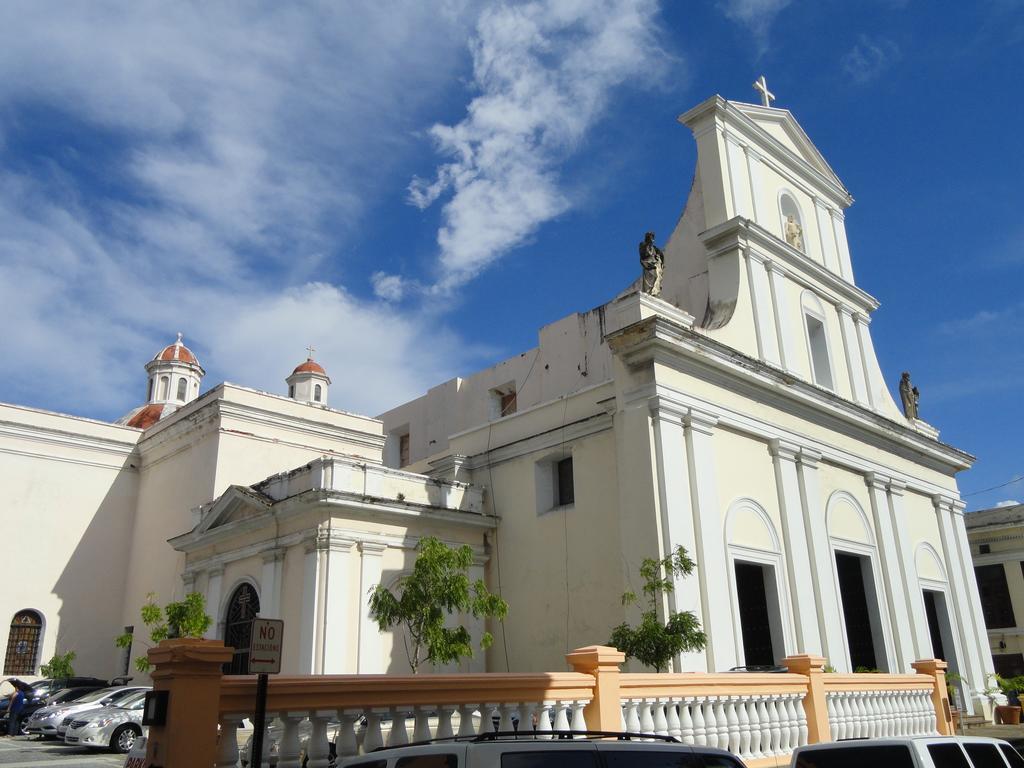 Hotel Armas