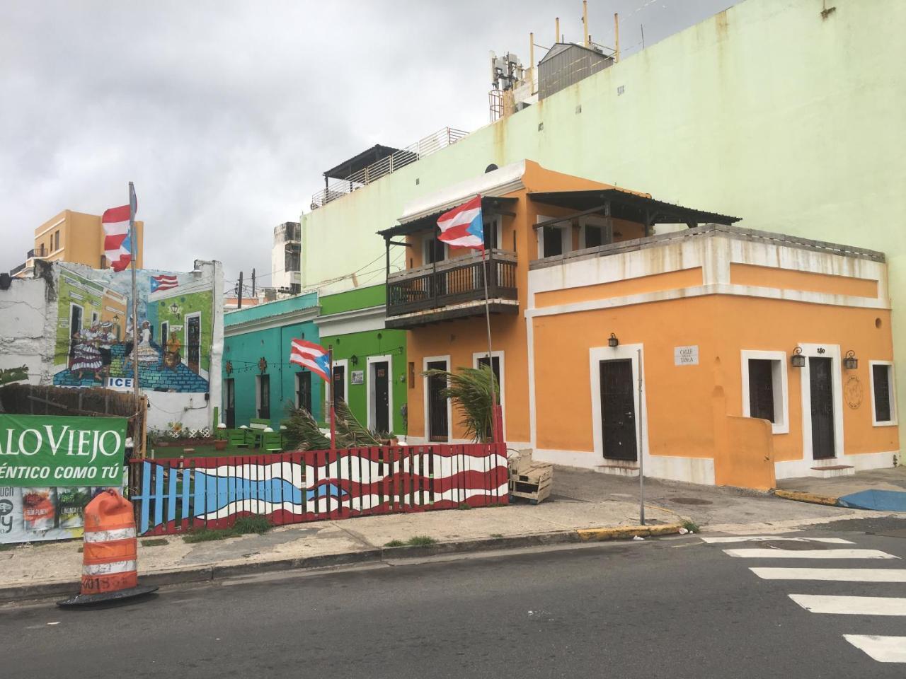 305 San Sebastian St *