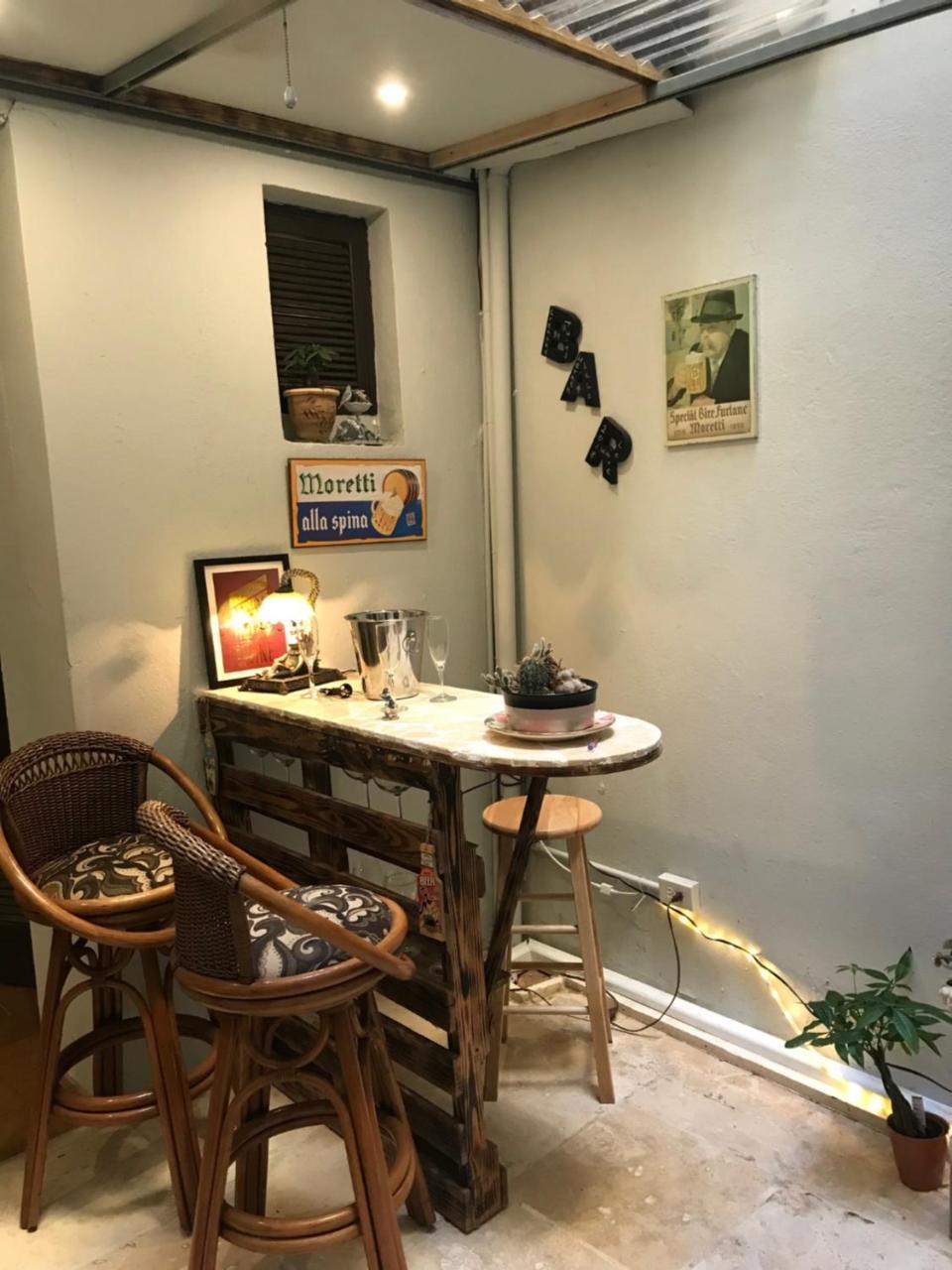 The Garden Apartment, The Willow Apartment, & The Tropical At Casa Of Essence In Old Apartment *