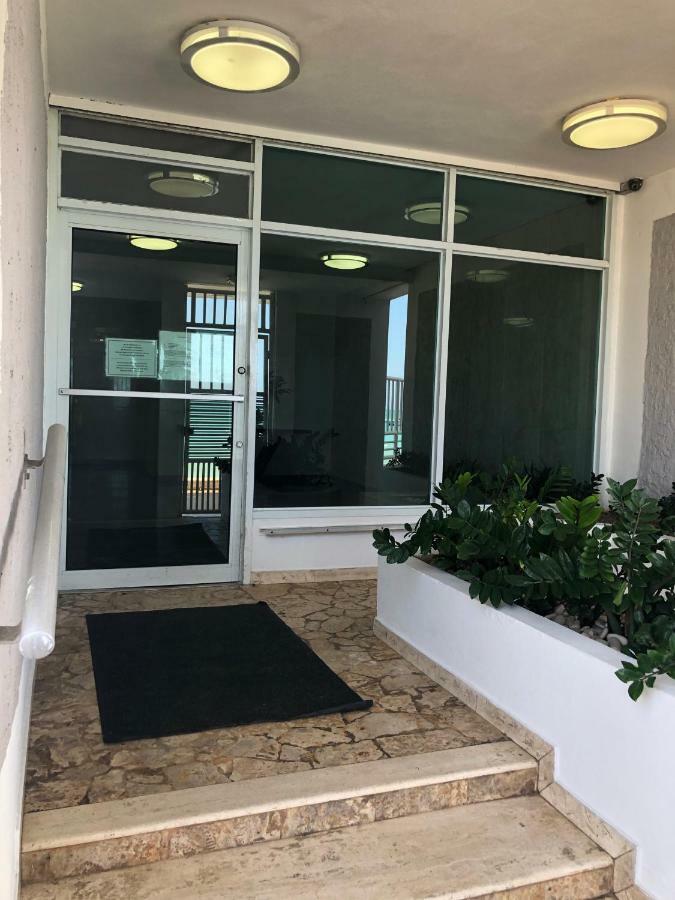 Amapola Beachfront Studio Apartment