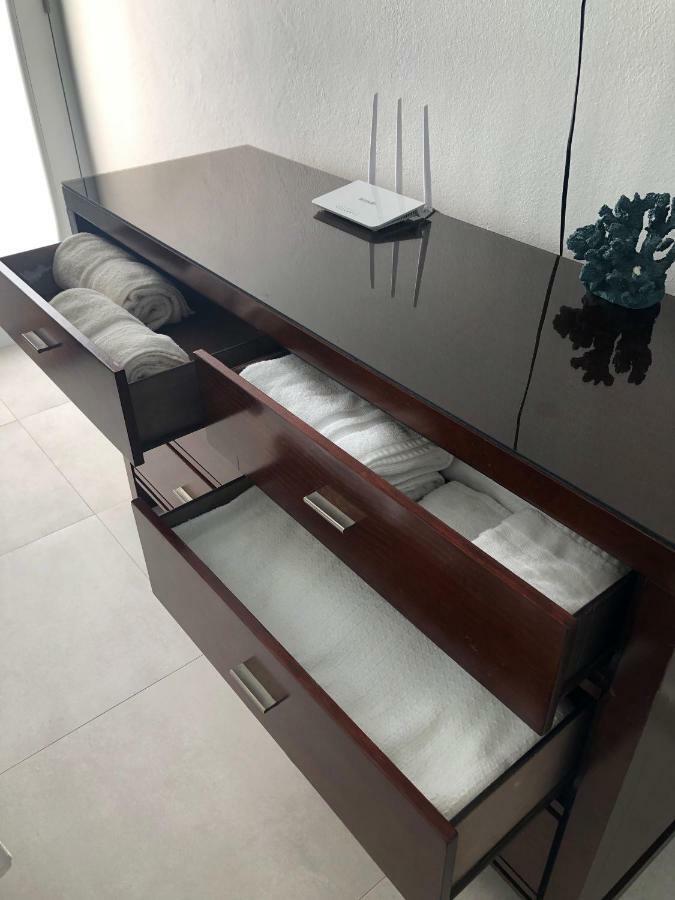 Amapola Beachfront Studio Apartment San Juan