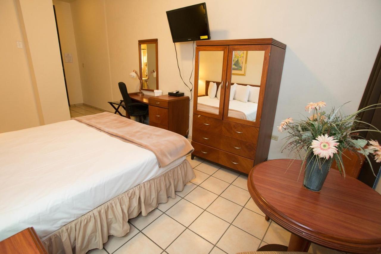 Armas Hotel 2*