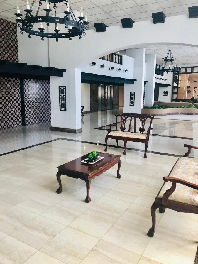 Isla Verde Beach - Condominio La Mancha Apartment *