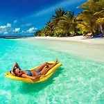 2 Bdr Beach Apartment, Generator Parking Included