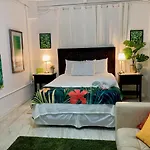 Tropical Apartments In Miramar