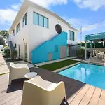 Aquabella 1 Beachside Retreat In Isla Verde