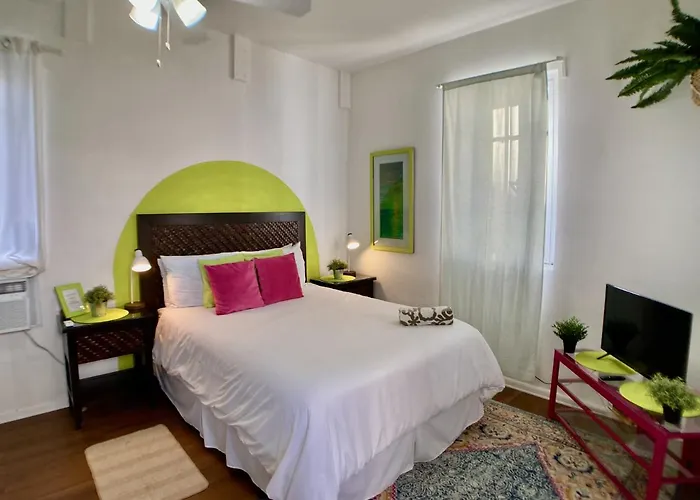 Tropical Apartments In Miramar