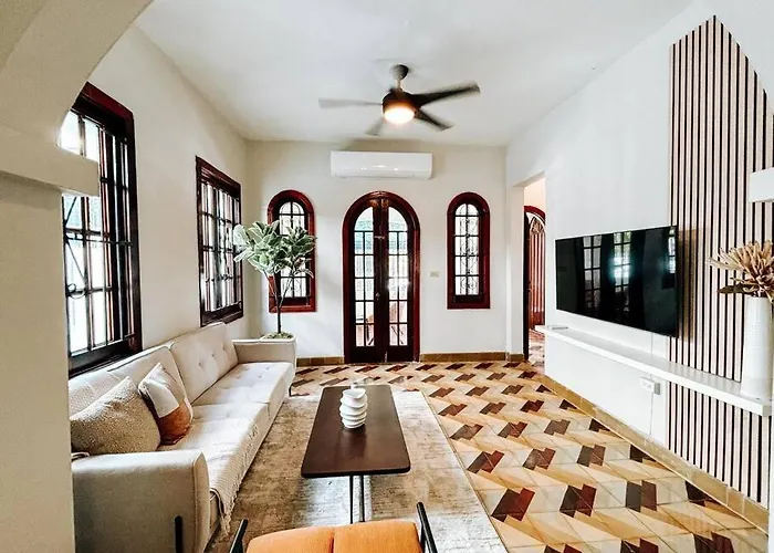 Colonial Style House For 8 Walk To Condado Beach