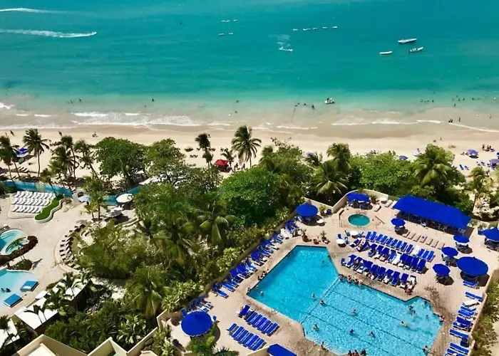 Steps From The Beach - Dining & Nightlife Nearby