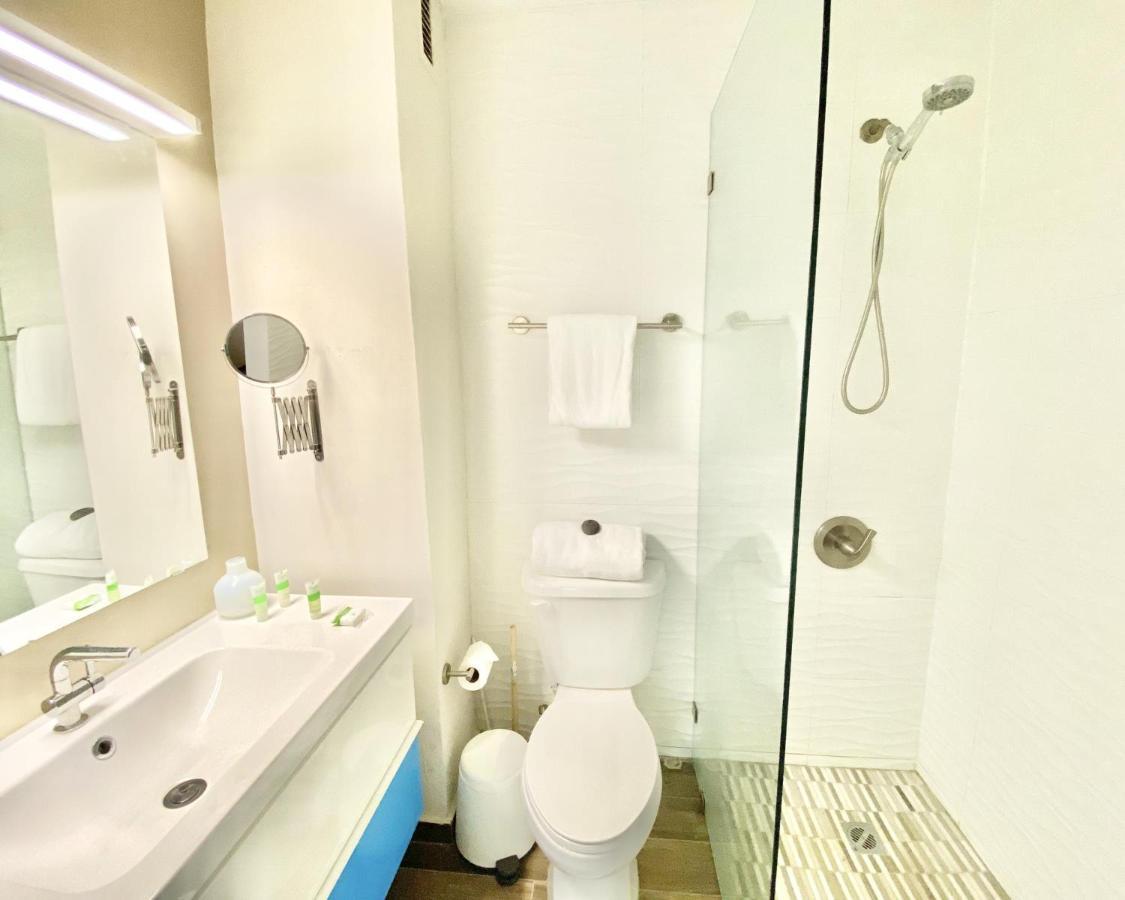 Holiday home Kasa Starfish By The Sea - 8th Floor For 2 Balcony Ocean View San Juan