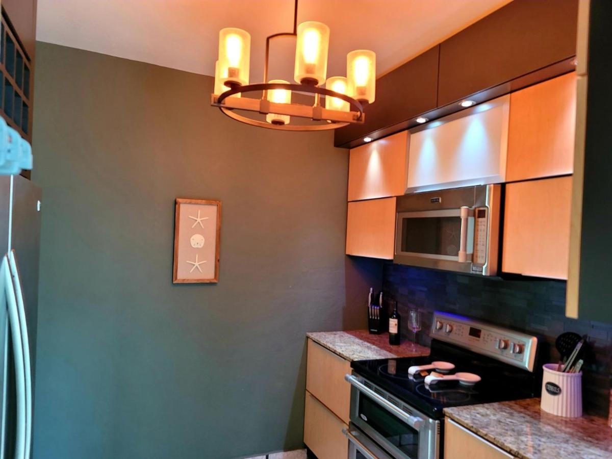 Modern In Ashford Condado Puerto Rico And Near Placita Apartment *
