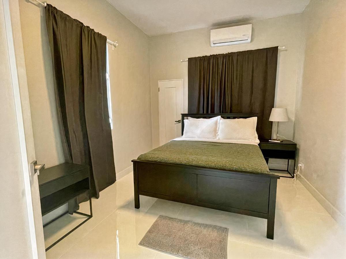 Apartment Stunning 3-bedroom Beachside San Juan