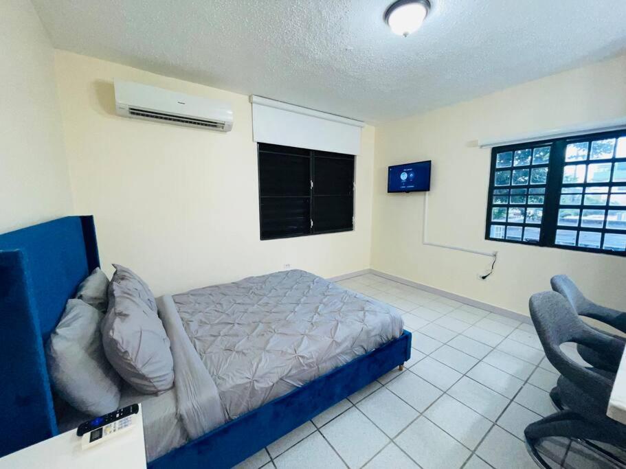 Apartment 2bd/2bth In - Unit 2 *
