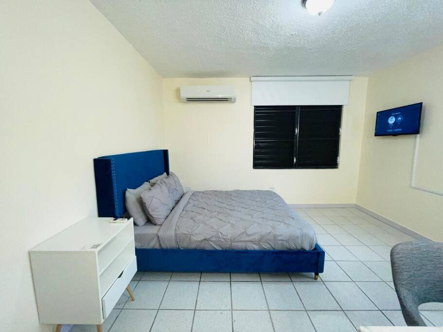 2bd/2bth In - Unit 2 Apartment *