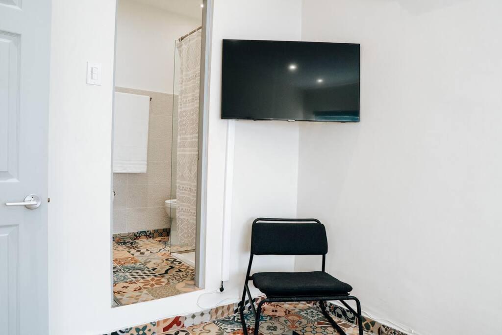 Comfy & Bright Apt @ Calle Loiza - Walk To Beach / Calle Loiza Abajo -n San Juan