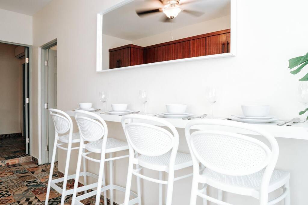 Comfy & Bright Apt @ Calle Loiza - Walk To Beach / Calle Loiza Abajo -n *