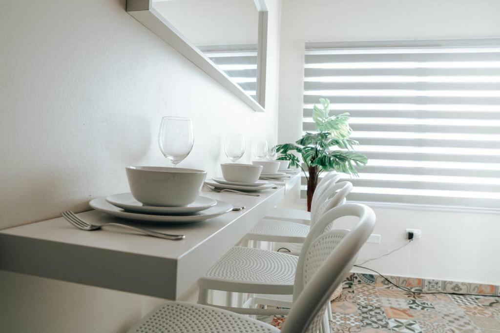 Comfy & Bright Apt @ Calle Loiza - Walk To Beach / Calle Loiza Abajo -n