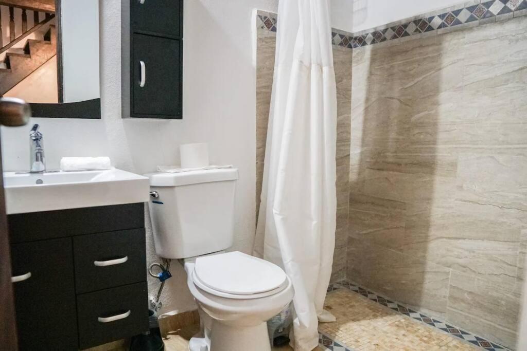 Peaceful In Old W/ 2 Queen Beds - Fortaleza #3 Apartment