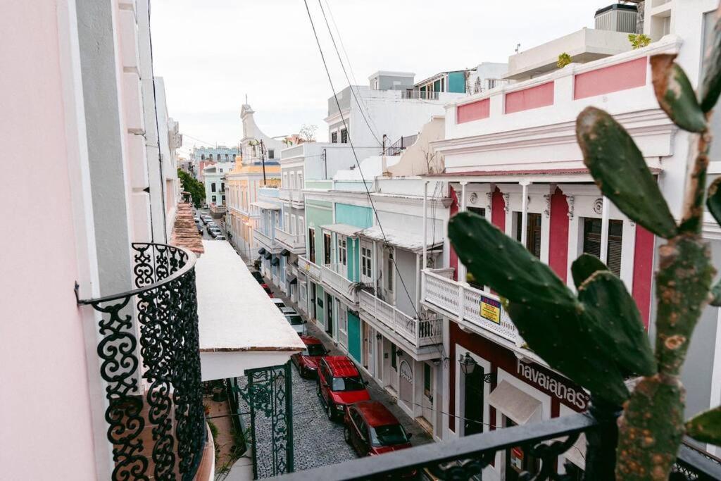 Hidden Gem Of Old W/ Balcony Views