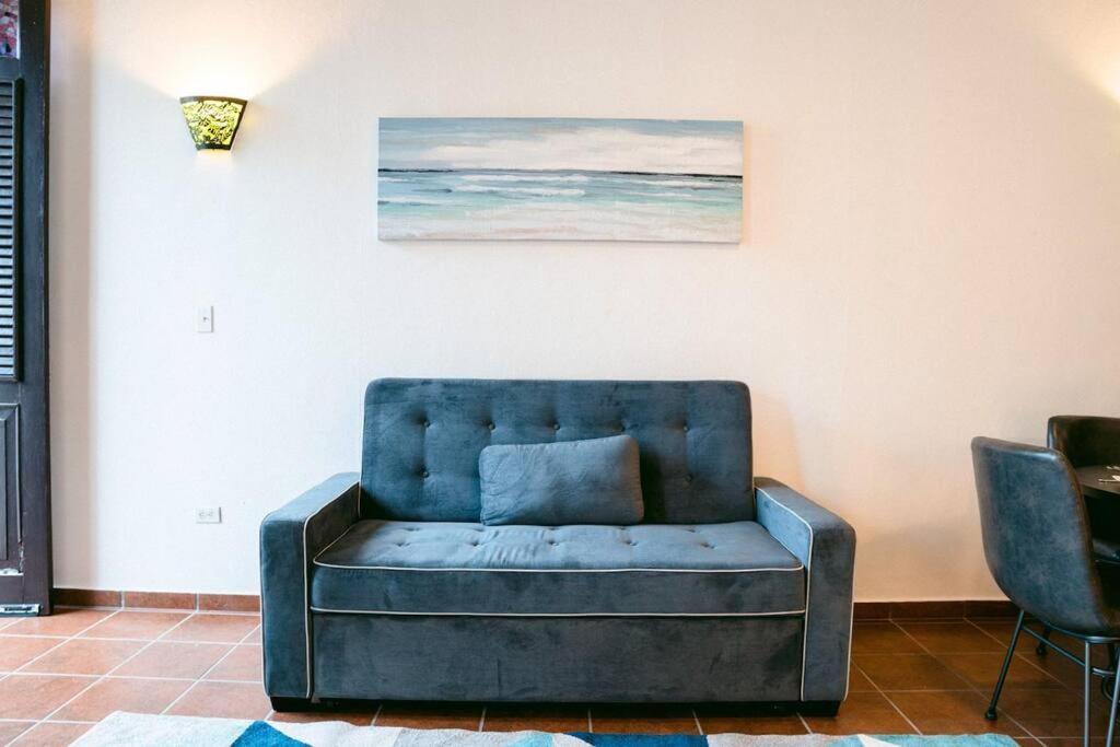 Hidden Gem Of Old W/ Balcony Views Apartment San Juan