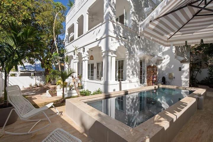 Bohemia I & Ii Grand Gated Estate Villa *