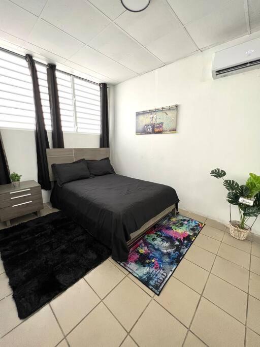 Monopoly 2 Bedroom Near Beach W/pool/parking San Juan